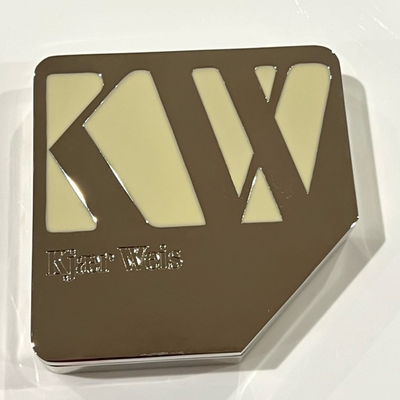 Kjaer Weis Cream Foundation Transparent - Picture 4 of 6